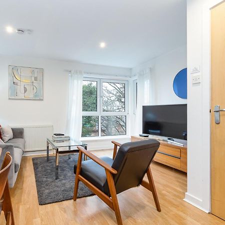 Modern 2 Bed Broompark/Central Apt. With Parking Глазго Экстерьер фото