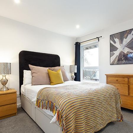 Modern 2 Bed Broompark/Central Apt. With Parking Глазго Экстерьер фото