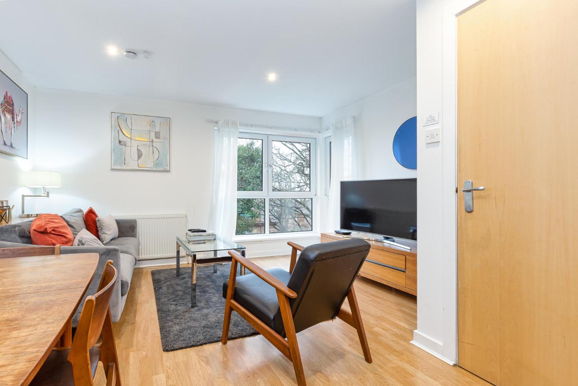 Modern 2 Bed Broompark/Central Apt. With Parking Глазго Экстерьер фото